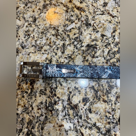 Guess women’s belt - Picture 3 of 8
